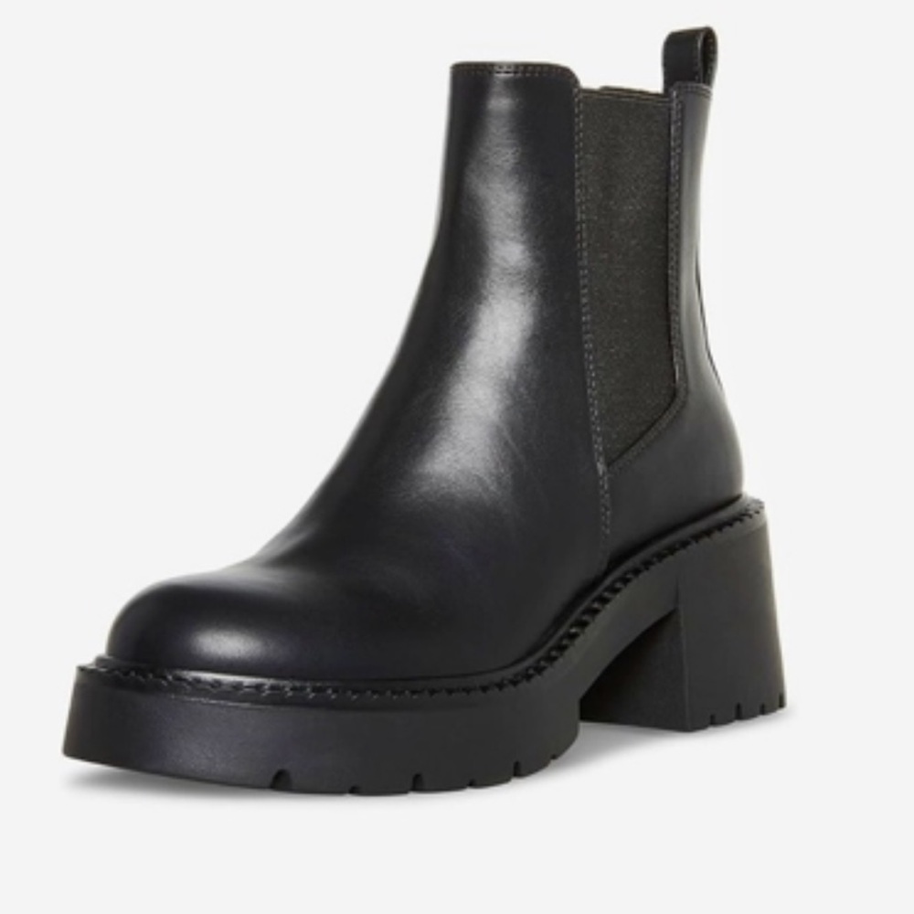 Madden Girl Tianna Lug Sole Chelsea Boots Womens 9